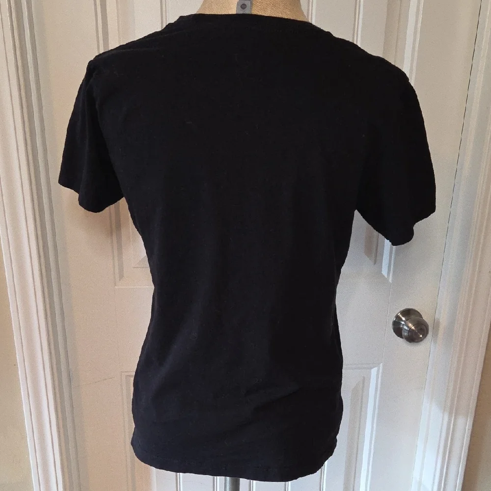 Bee "Whisper Words Of Wisdom" Black Tshirt - Picture 2 of 6